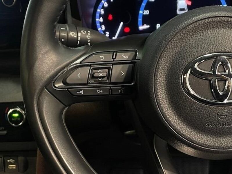 YARIS CROSS
