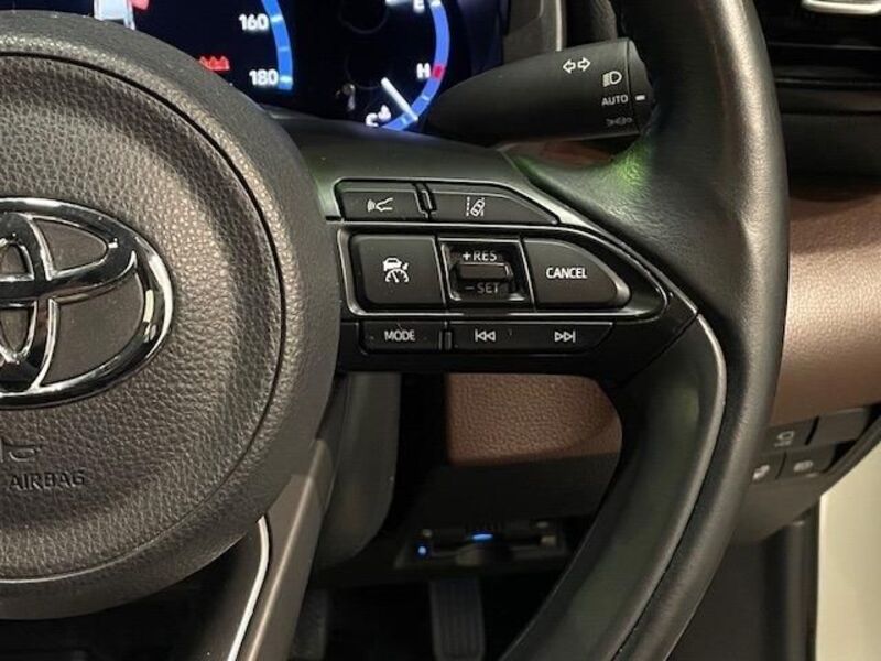 YARIS CROSS