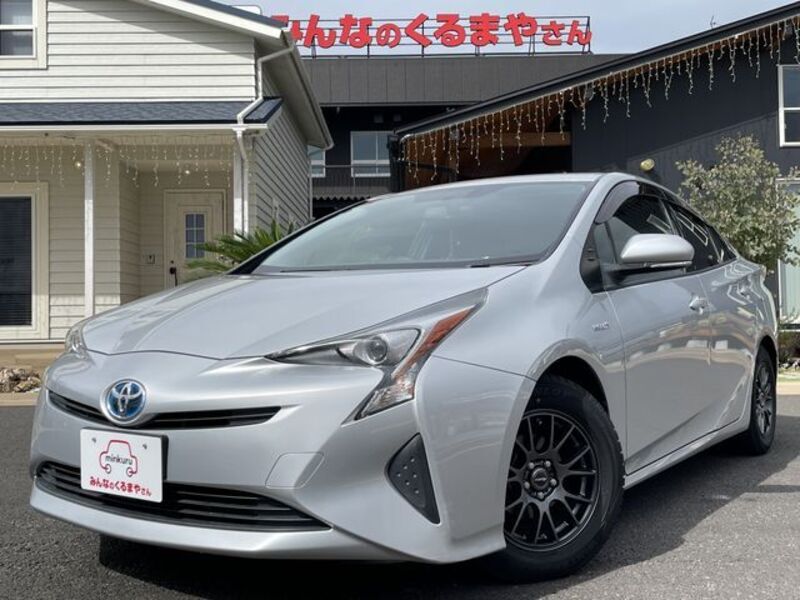 TOYOTA PRIUS