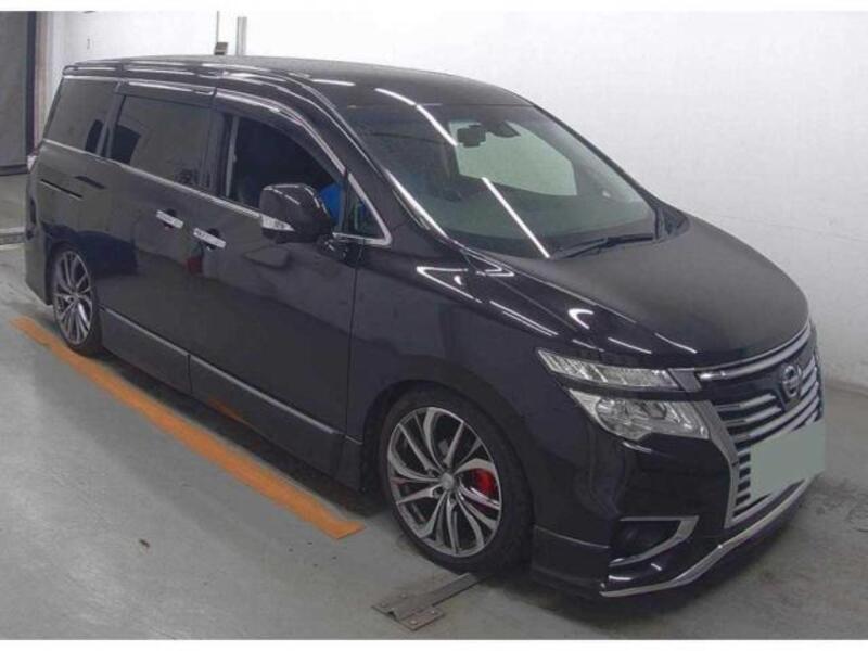 NISSAN ELGRAND