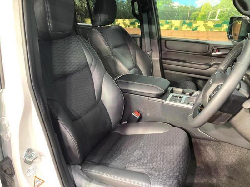 LAND CRUISER 250