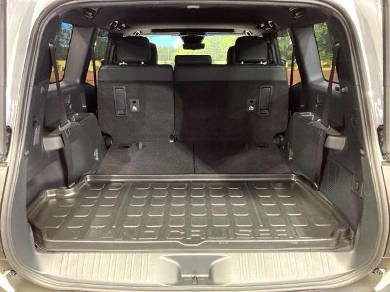 LAND CRUISER 250