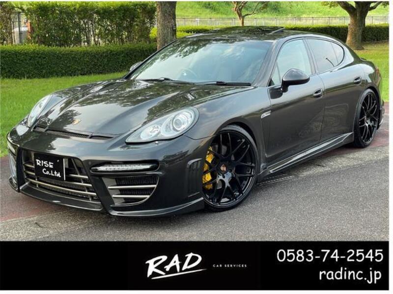 PORSCHE PANAMERA