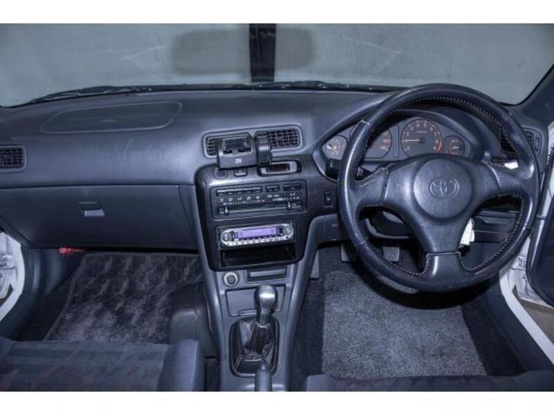 COROLLA LEVIN
