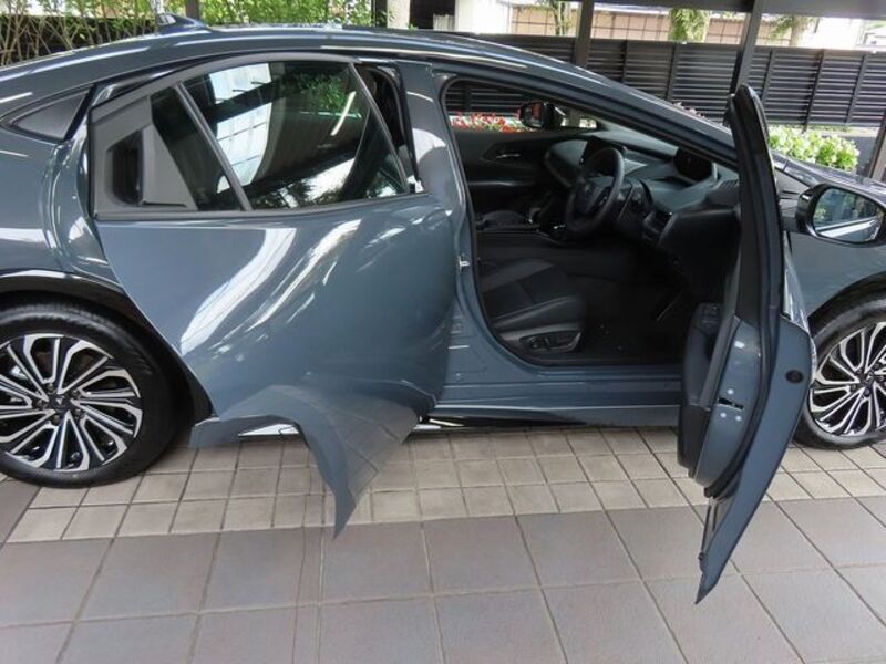 PRIUS PHV