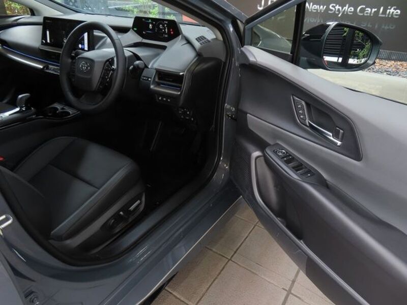 PRIUS PHV