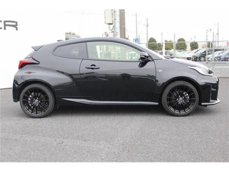 GR YARIS
