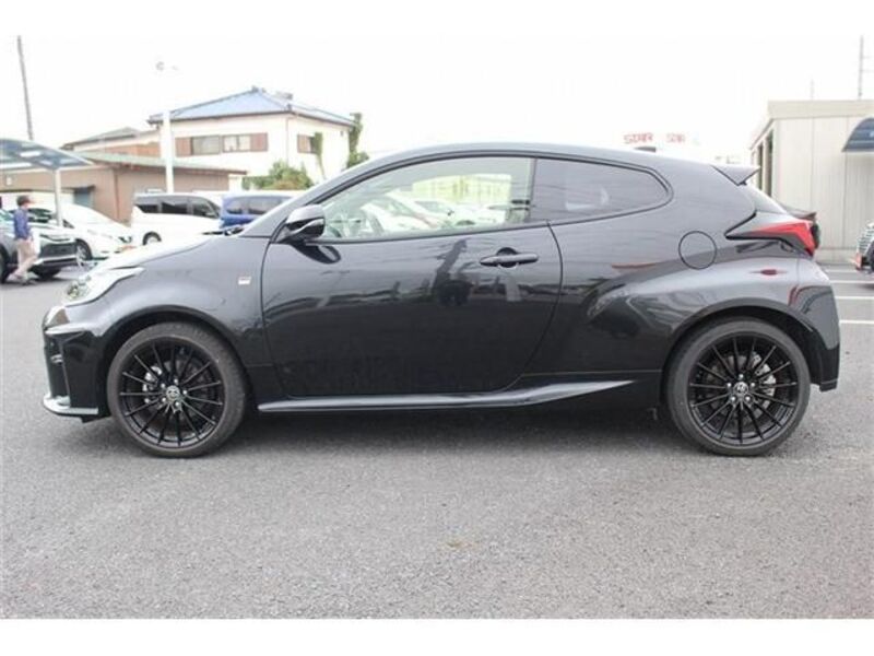 GR YARIS