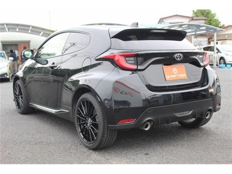 GR YARIS