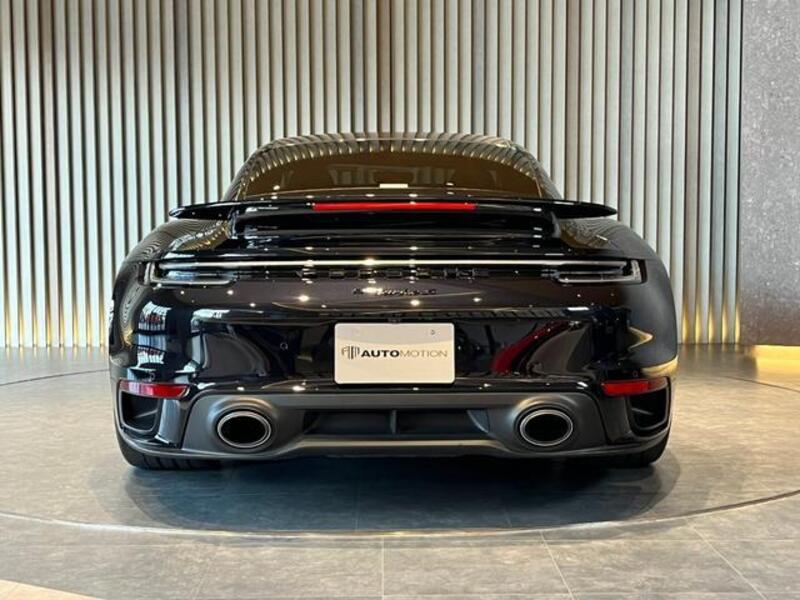 911