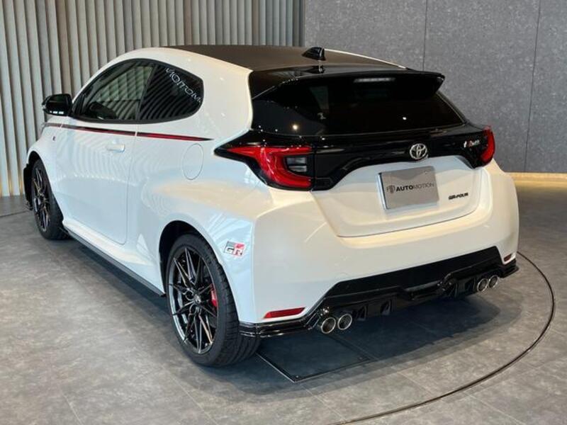 GR YARIS