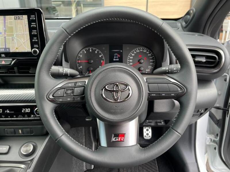 GR YARIS