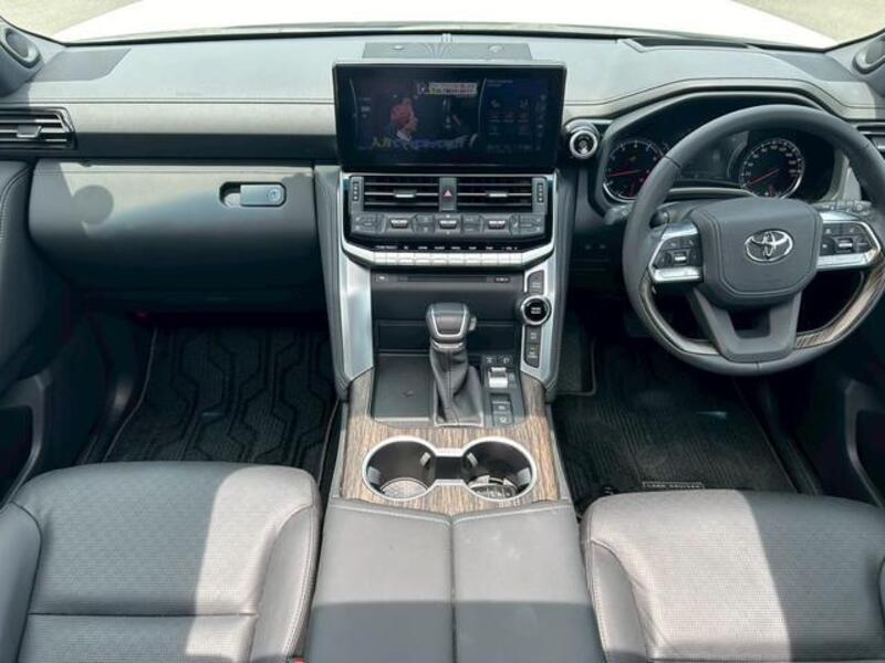 LAND CRUISER