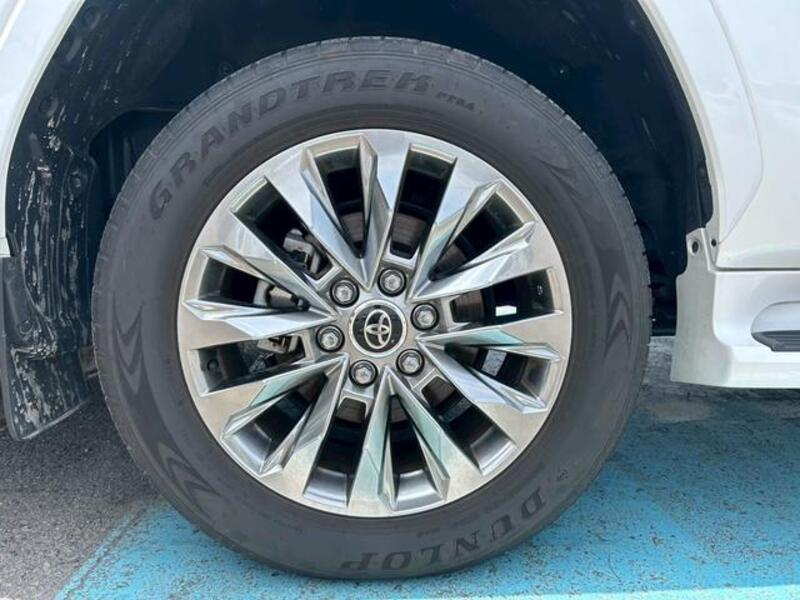 LAND CRUISER