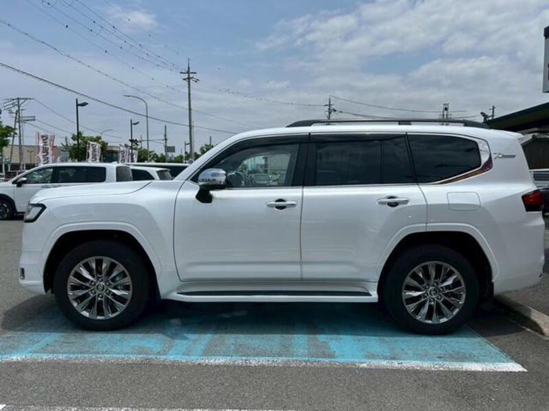 LAND CRUISER