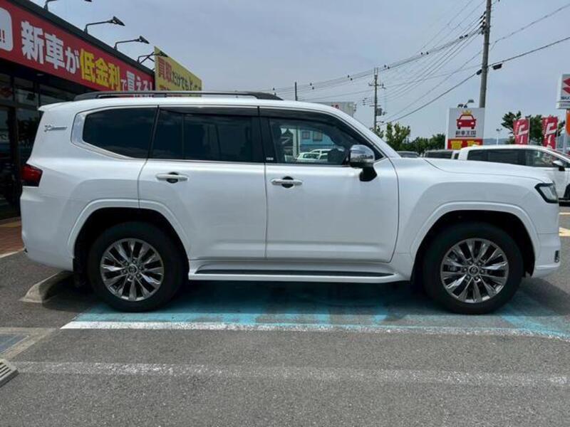 LAND CRUISER