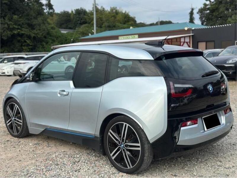 i3