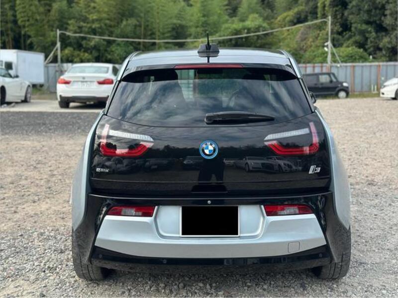 i3