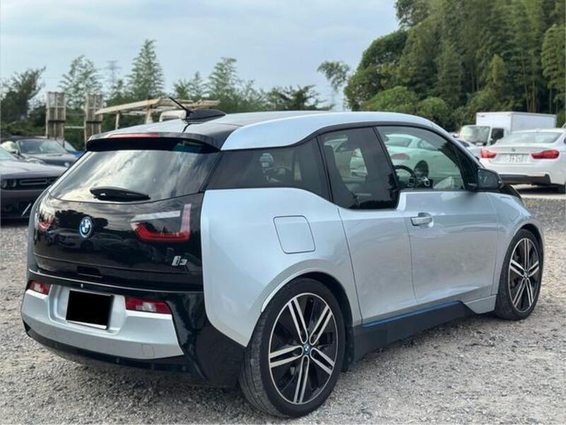 i3