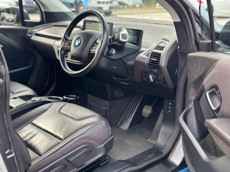 i3