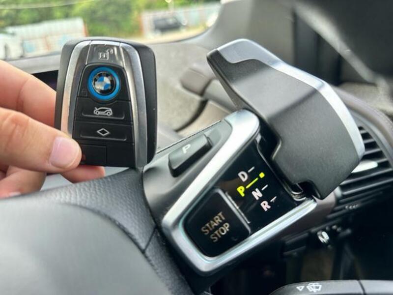 i3