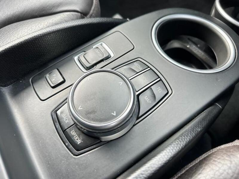 i3