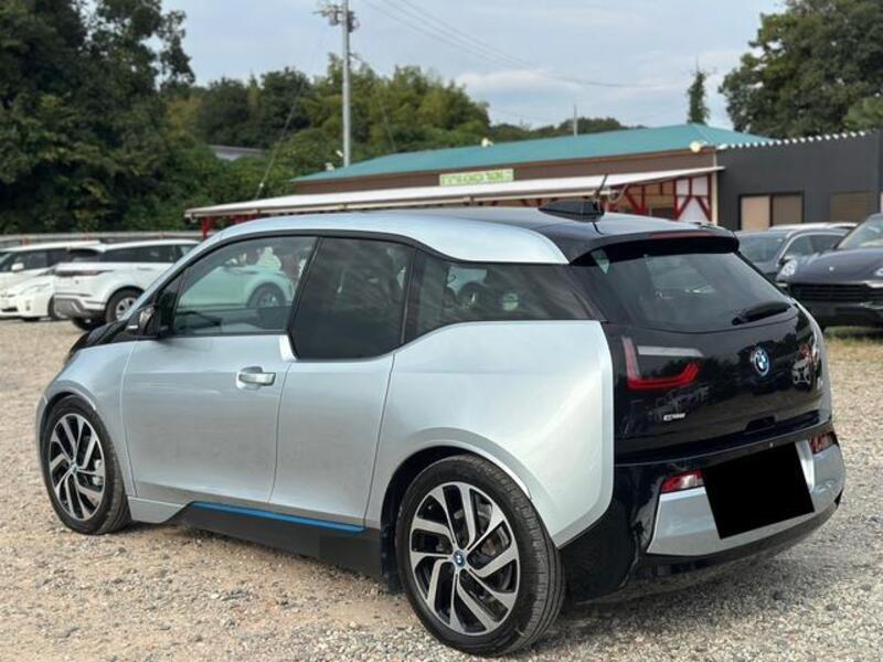 i3