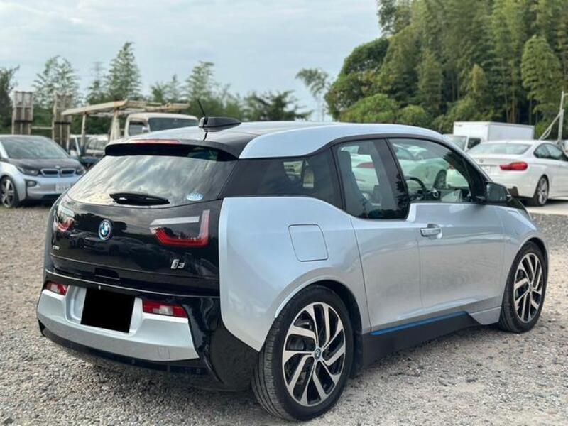 i3