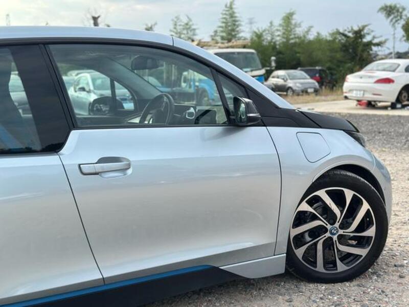 i3