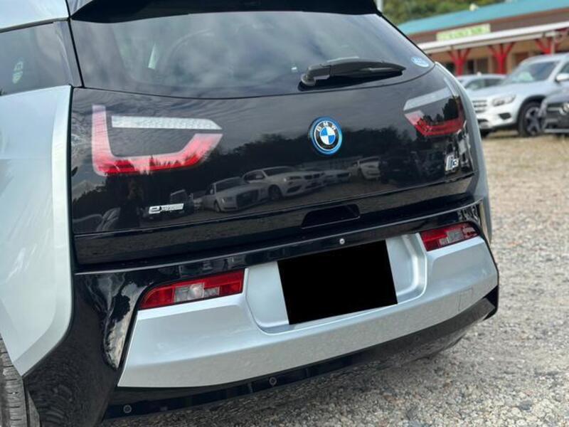i3