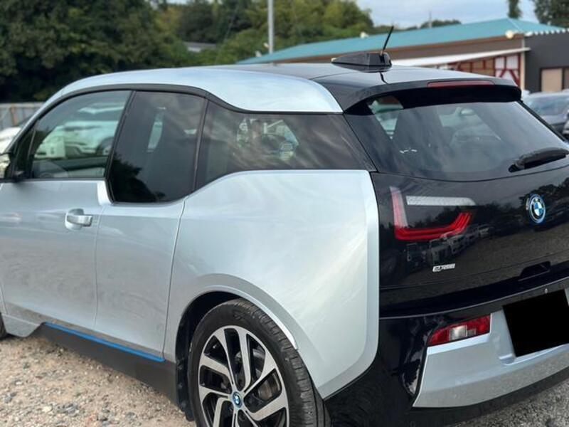 i3