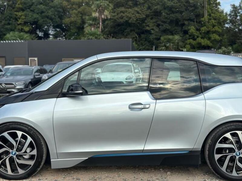 i3