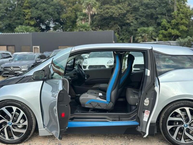 i3