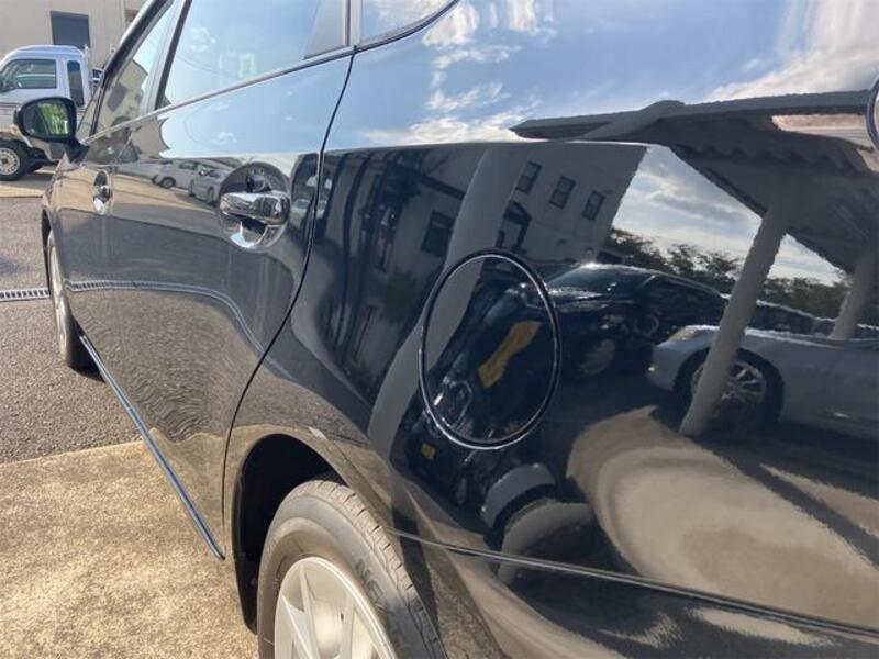 PRIUS ALPHA