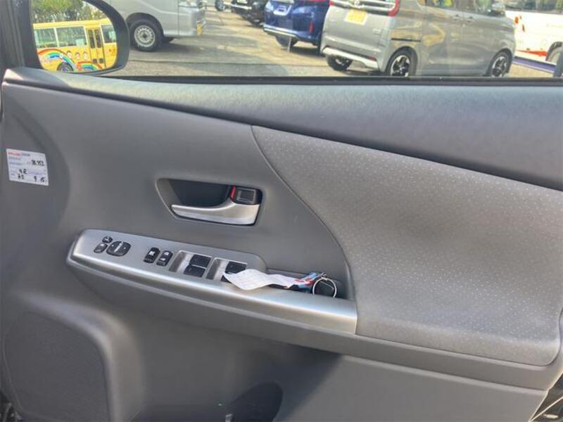 PRIUS ALPHA