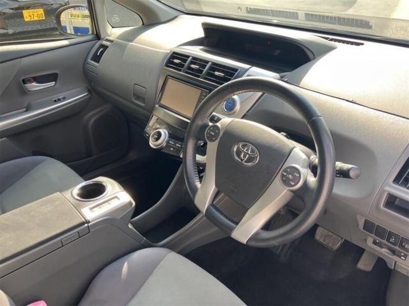 PRIUS ALPHA