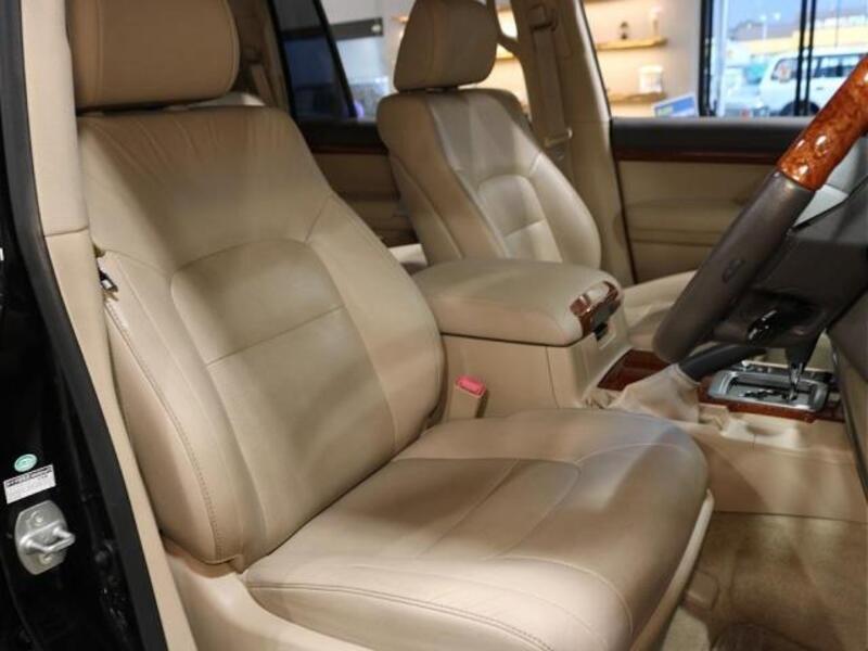 LAND CRUISER