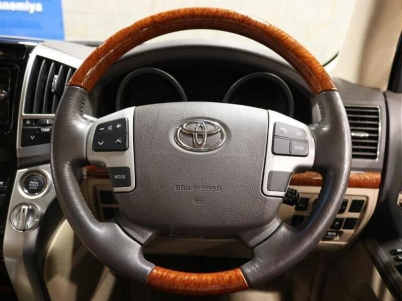 LAND CRUISER