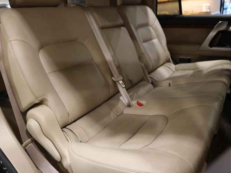 LAND CRUISER