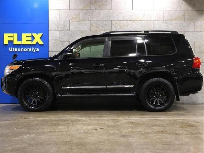 LAND CRUISER