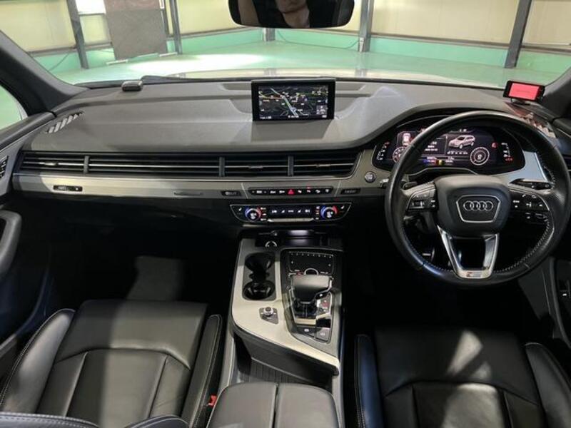 Q7