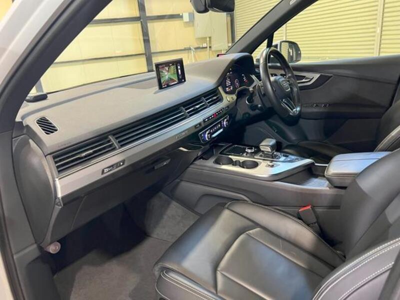 Q7