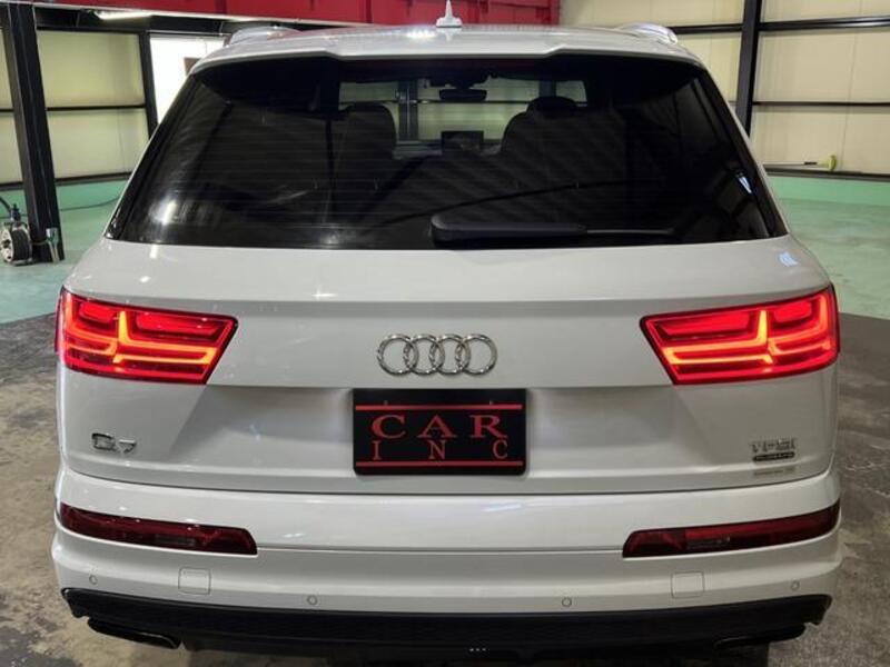 Q7