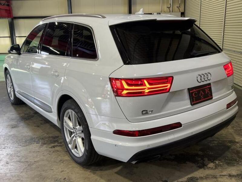 Q7