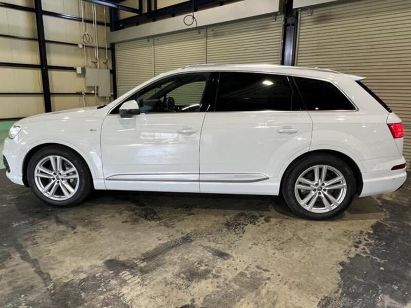 Q7