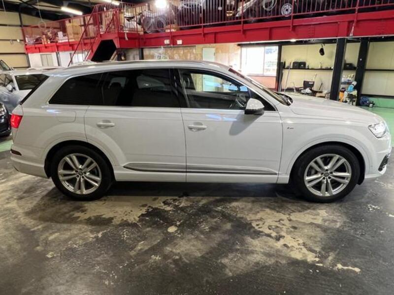 Q7
