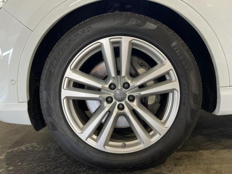 Q7