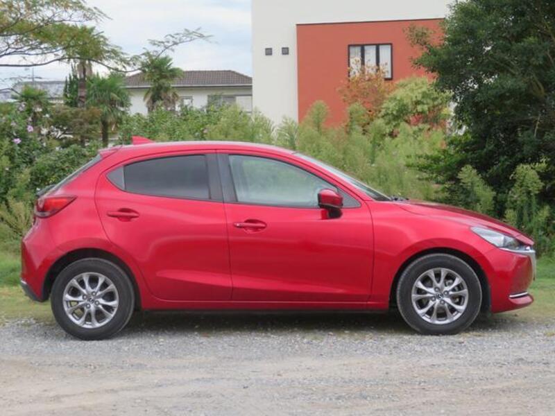 MAZDA2