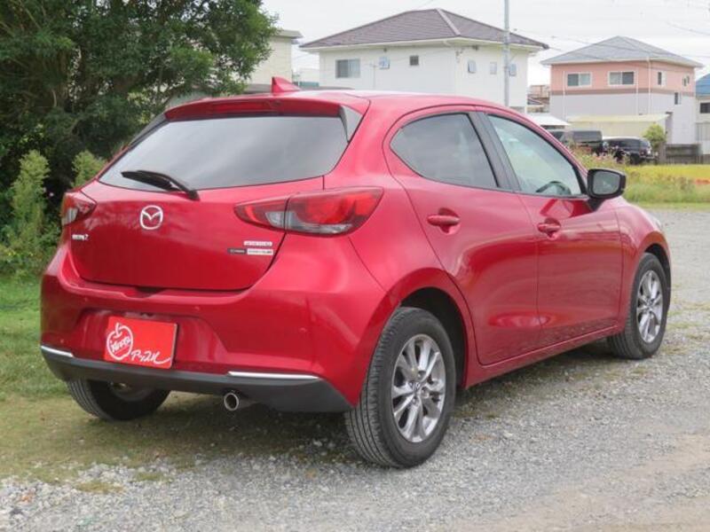 MAZDA2
