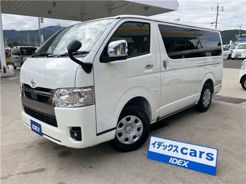 TOYOTA HIACE